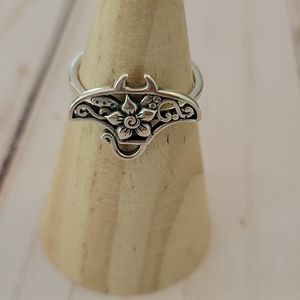 Sterling silver floral stingray ring Size 6